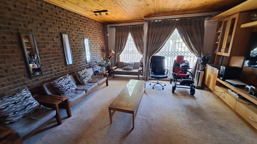 3 Bedroom Property for Sale in Heuwelsig Free State